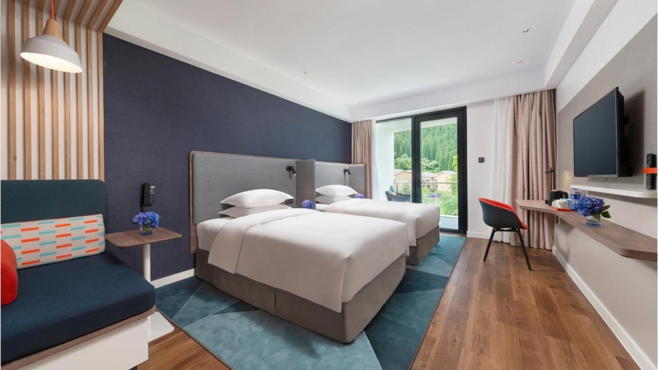 Holiday Inn Express Qiliping By Ihg Emeishan Eksteriør bilde