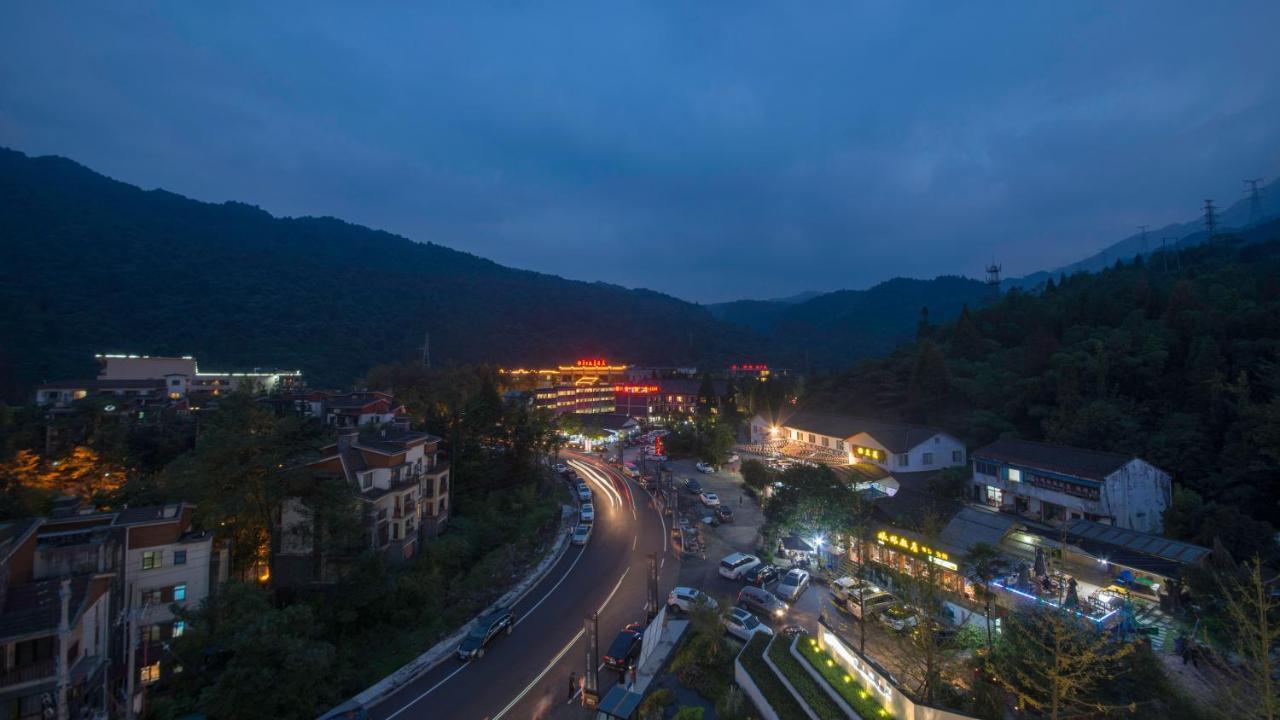 Holiday Inn Express Qiliping By Ihg Emeishan Eksteriør bilde
